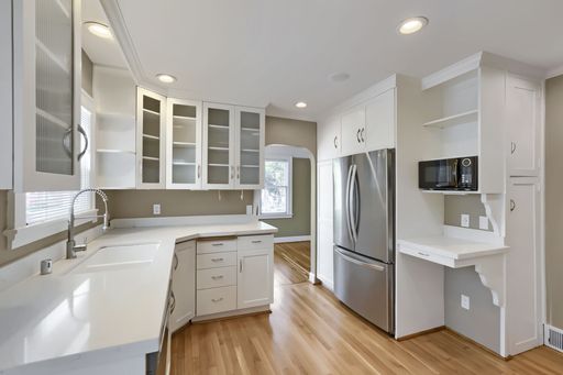 Listing photo thumbnail