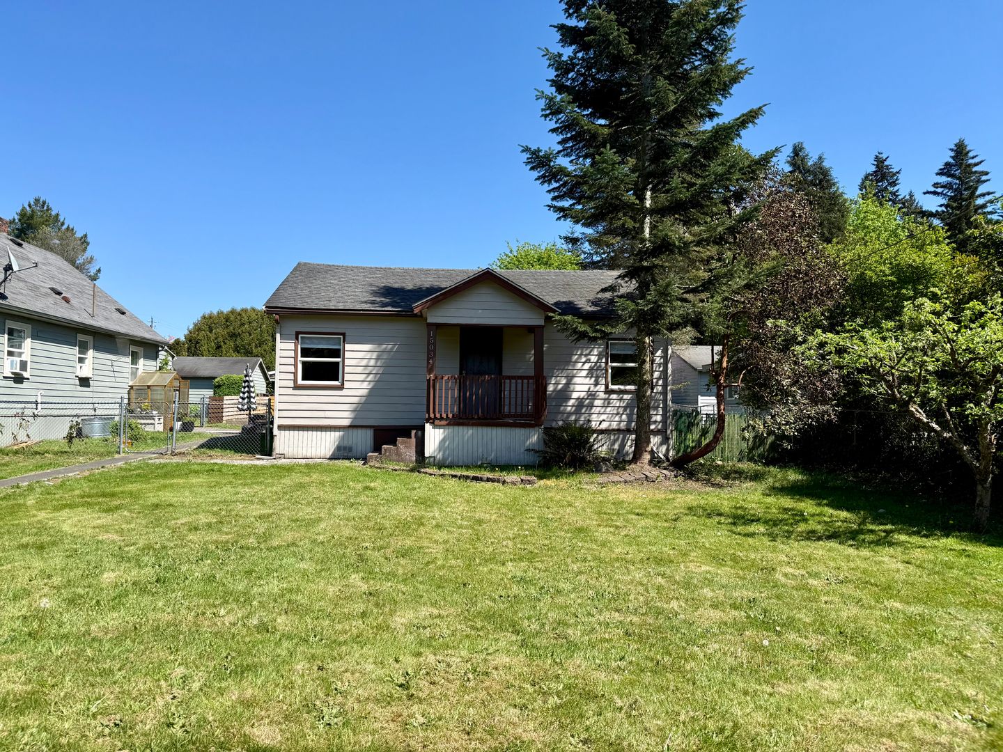 Shoreline House: 15034 12th Ave NE