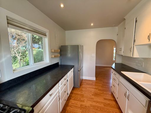 Listing photo thumbnail