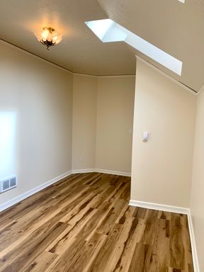 Listing photo thumbnail