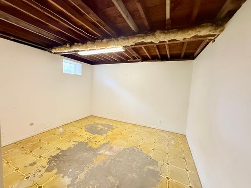 Listing photo thumbnail