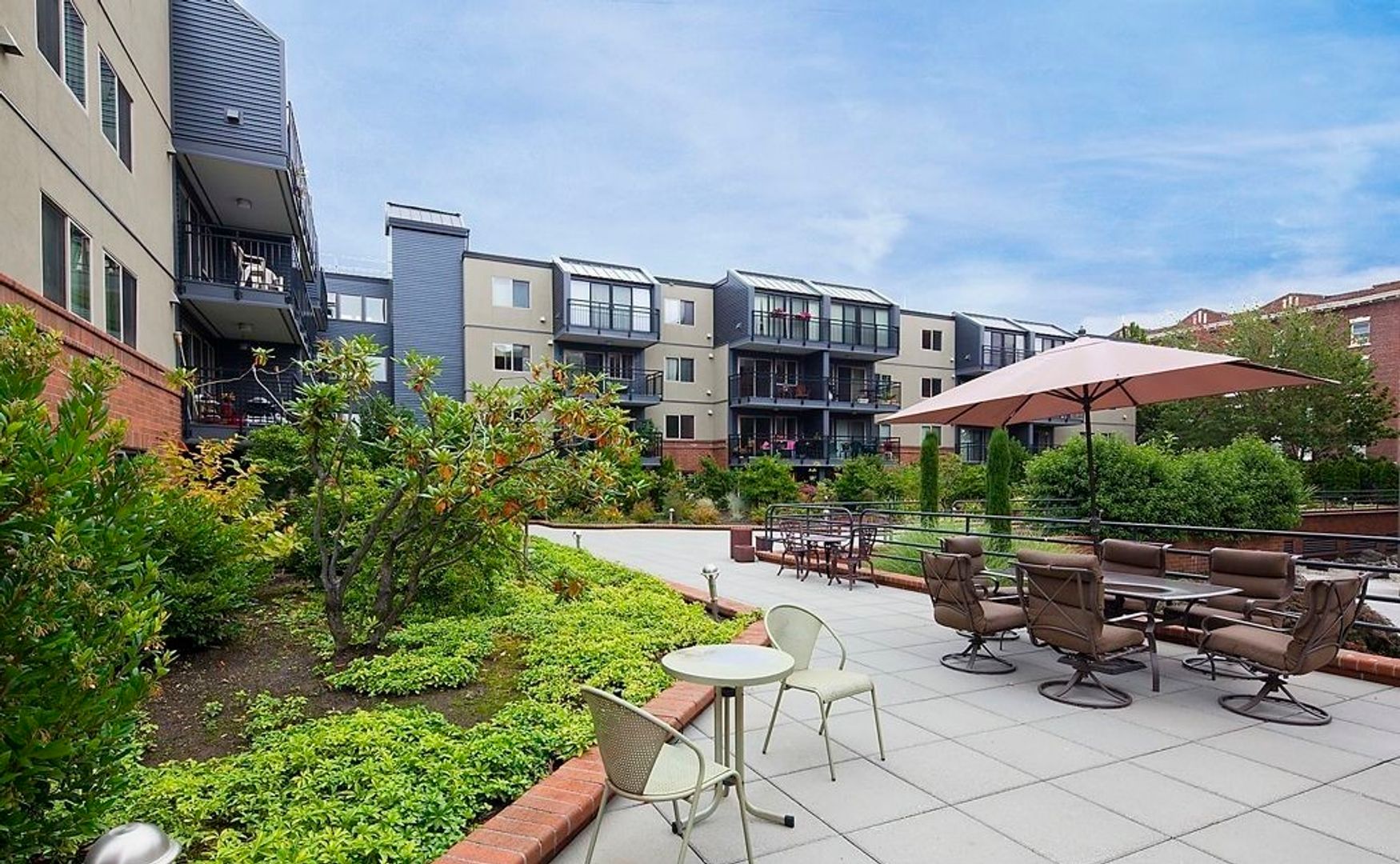Seattle Condo: 275 W Roy St #319