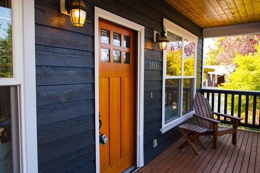 Listing photo thumbnail