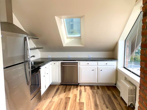 Listing photo thumbnail