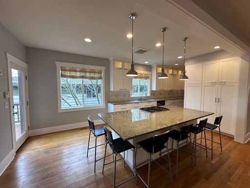 Listing photo thumbnail