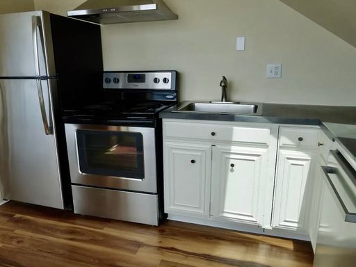 Listing photo thumbnail