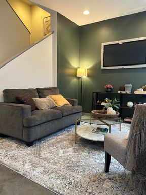 Listing photo thumbnail
