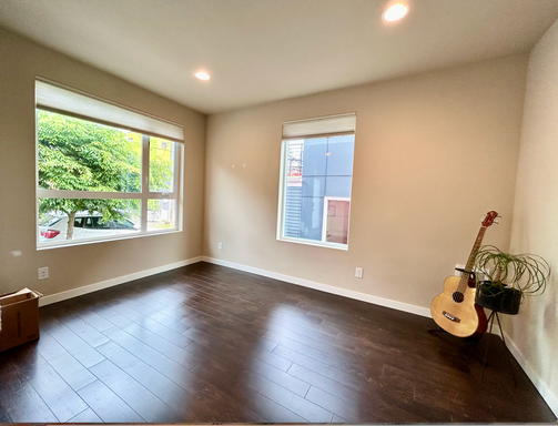 Listing photo thumbnail