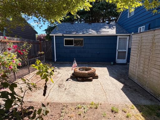 Listing photo thumbnail