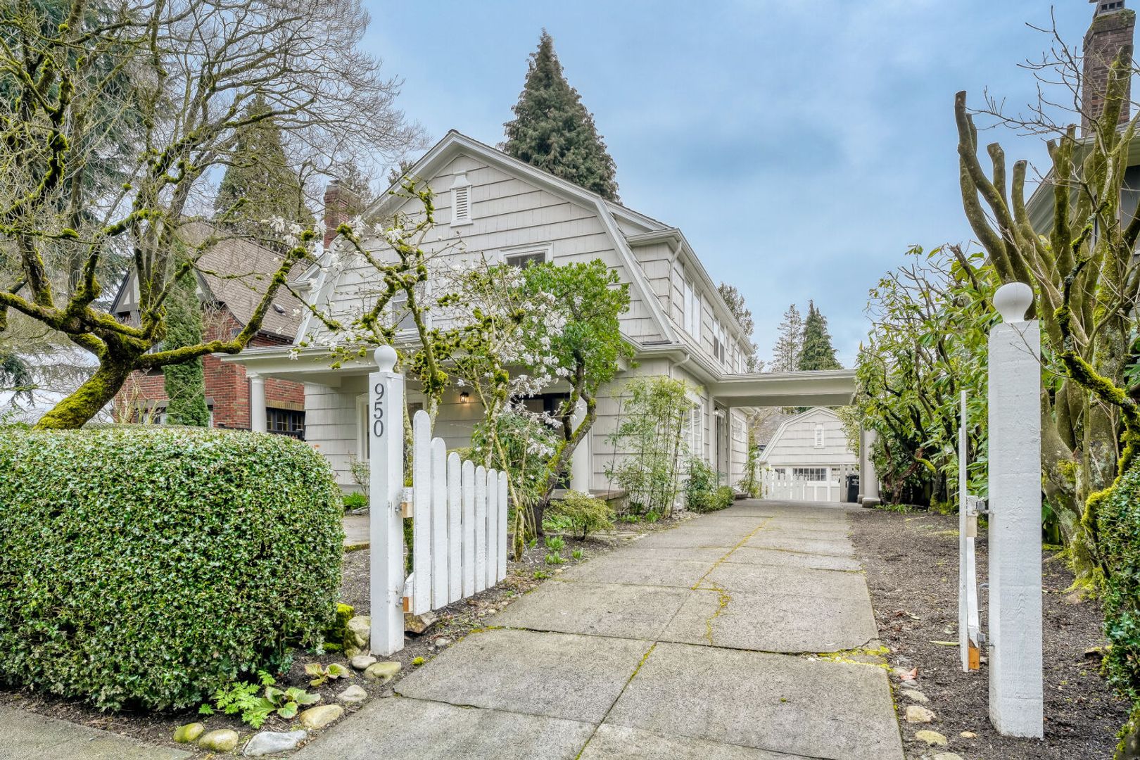 Seattle House: 950 17th Ave E