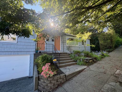 2606 4th Ave N.  , Seattle, WA 98109