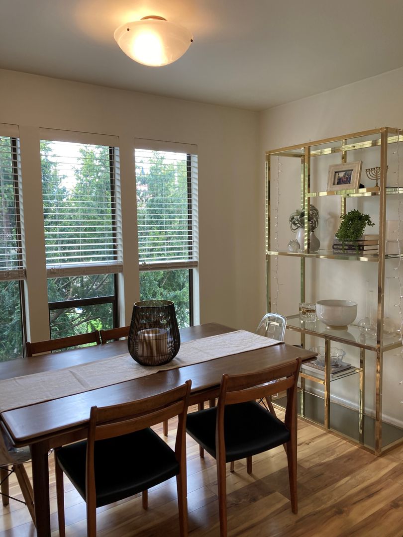 Seattle Condo: 2633 Franklin Ave E #201