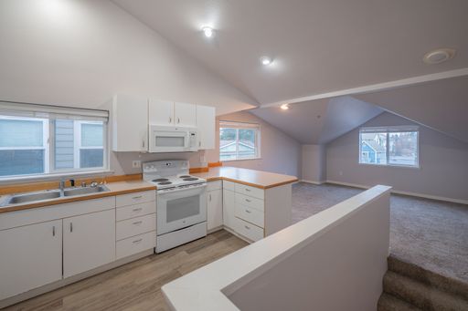 Listing photo thumbnail