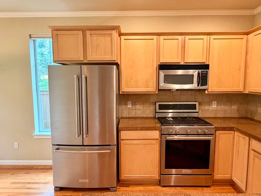 Listing photo thumbnail