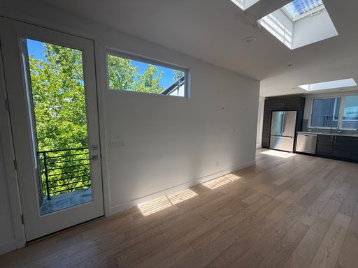 Listing photo thumbnail