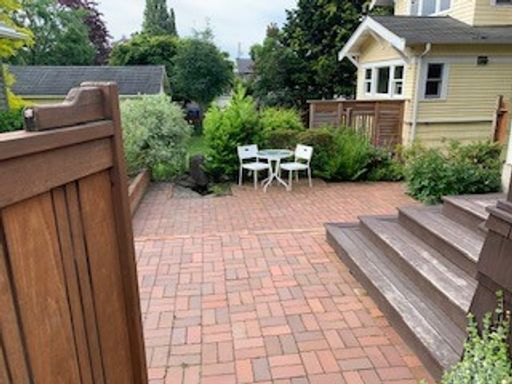 Listing photo thumbnail