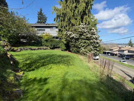 Listing photo thumbnail