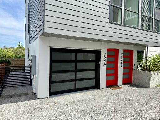 Listing photo thumbnail