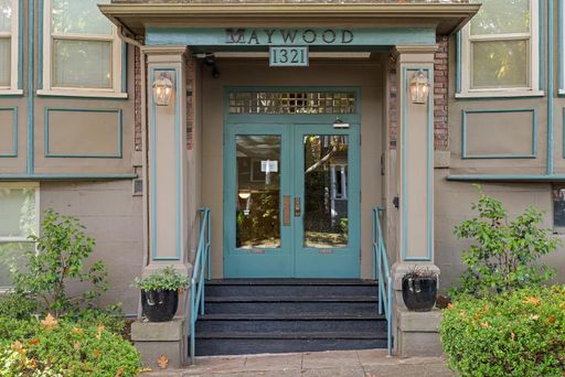 Listing photo thumbnail