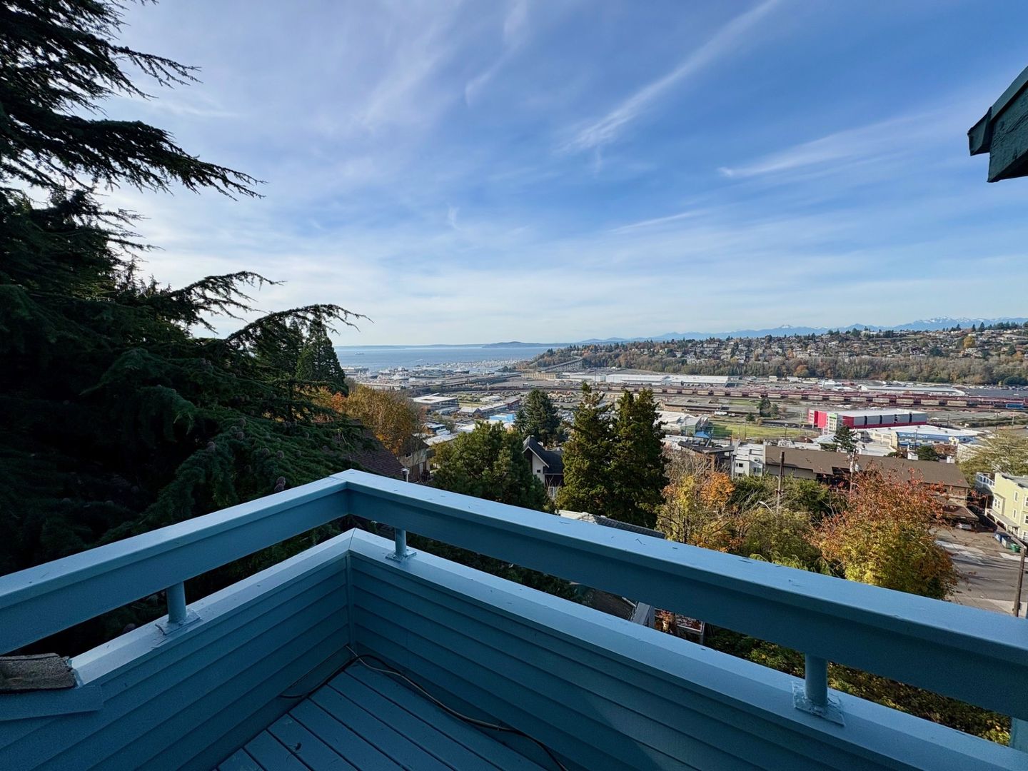 Seattle Apartment: 2103 11th Ave West