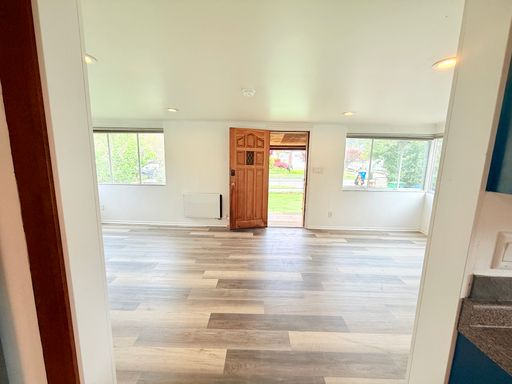 Listing photo thumbnail