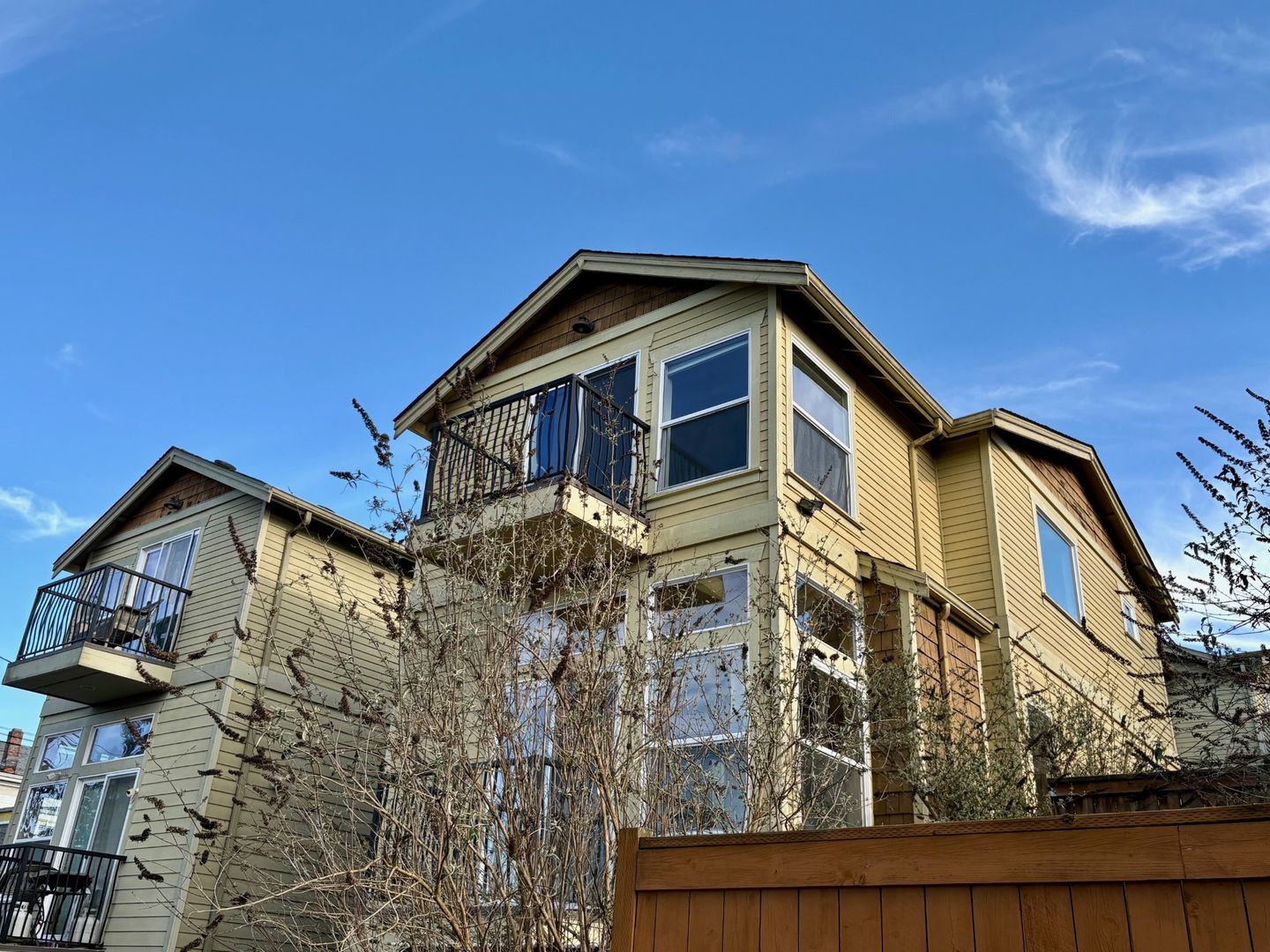 Seattle Townhome: 2219 E Spruce St