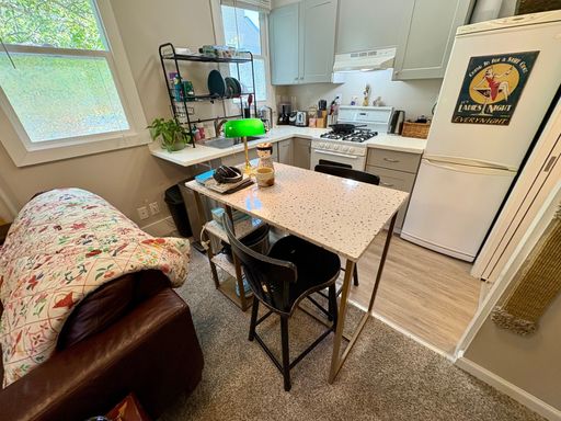 Listing photo thumbnail