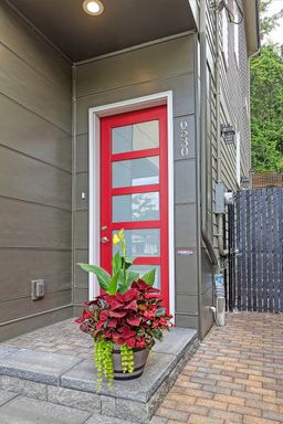 Listing photo thumbnail