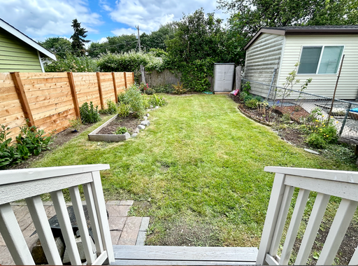 Listing photo thumbnail