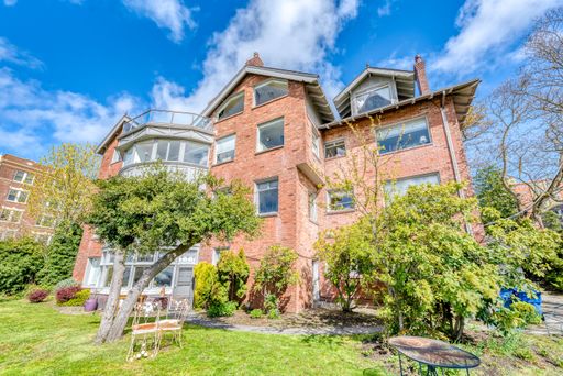Listing photo thumbnail
