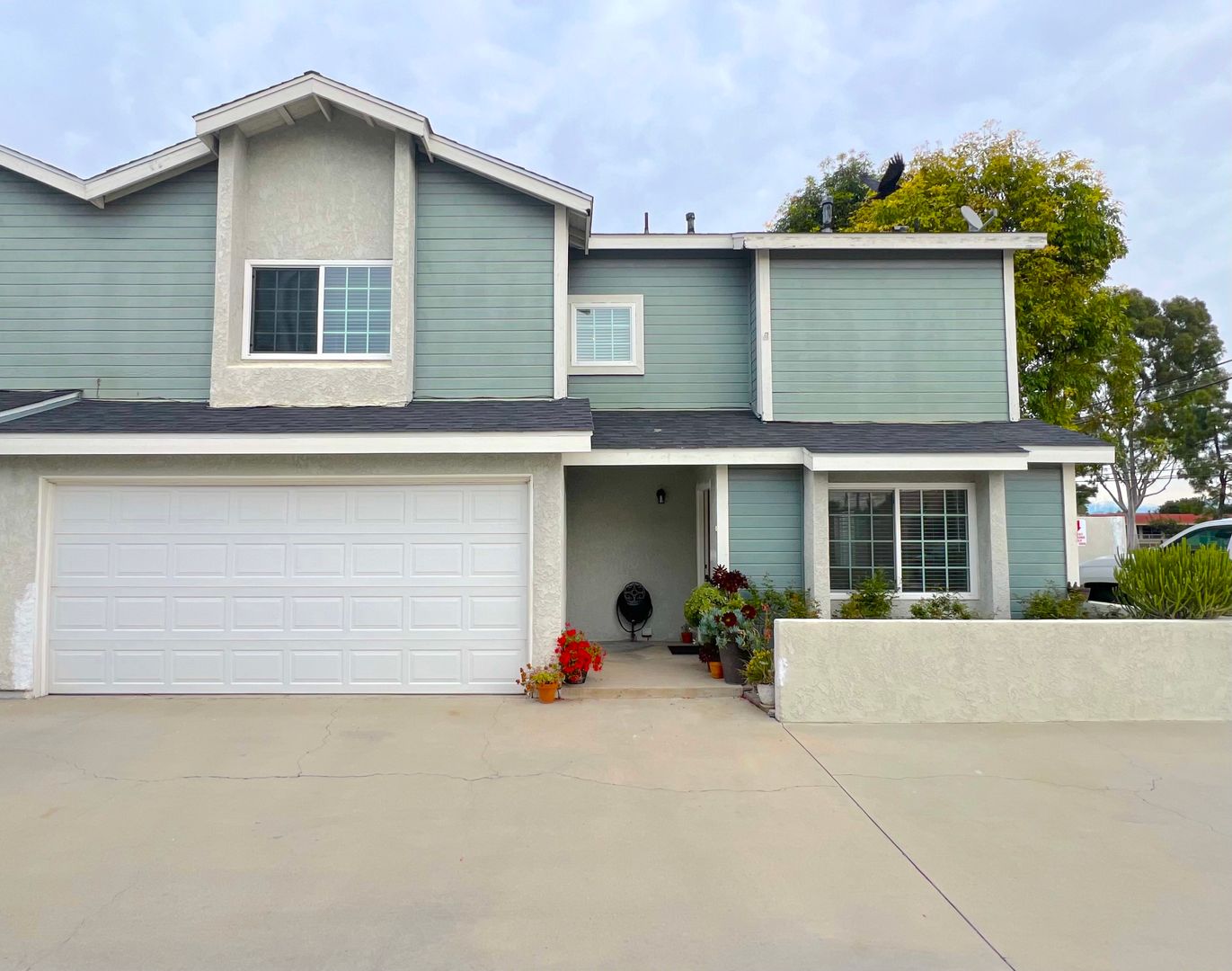 Cypress Apartment: 8711 Moody St.