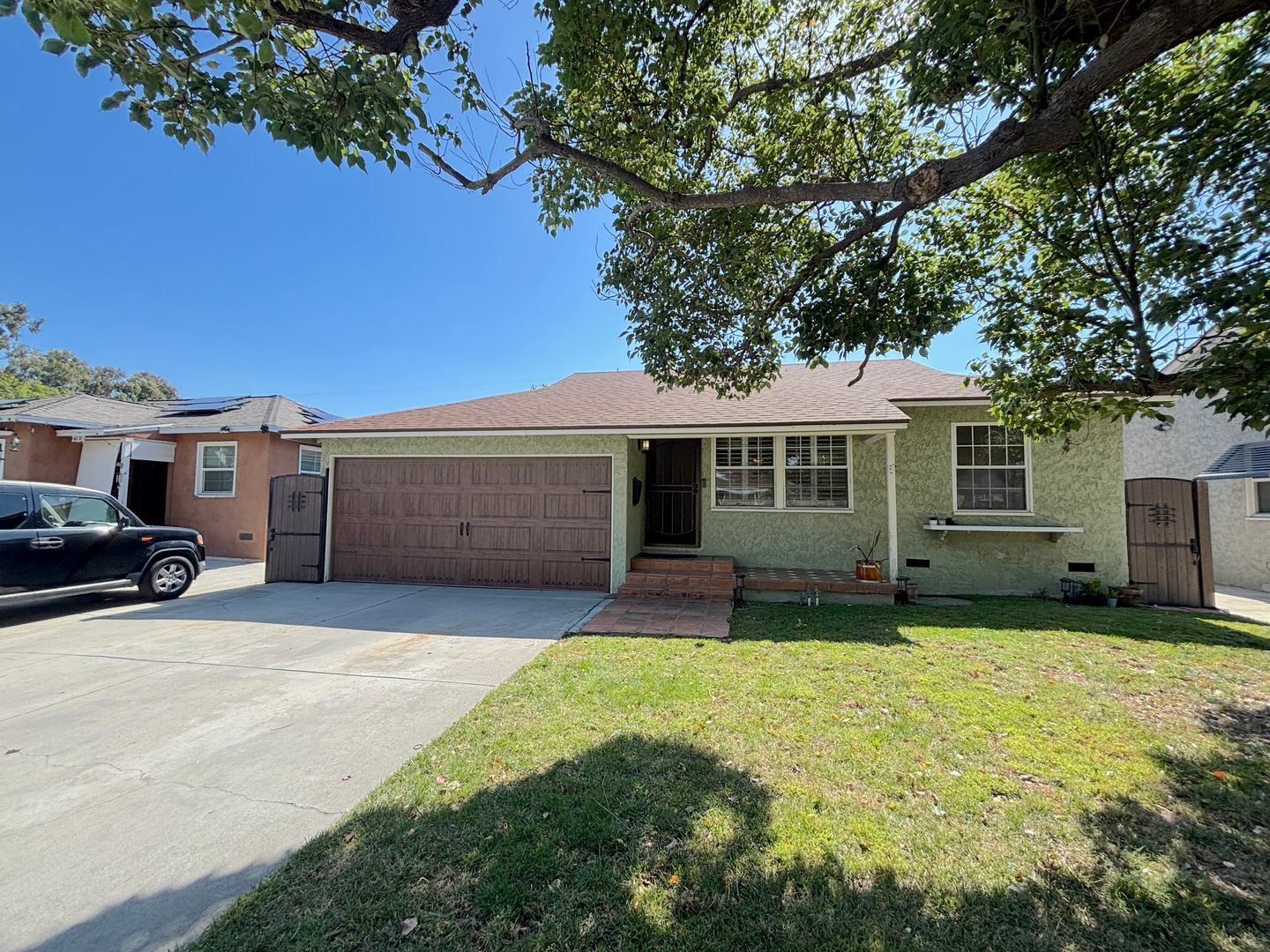Long Beach House: 4832 Pearce Ave