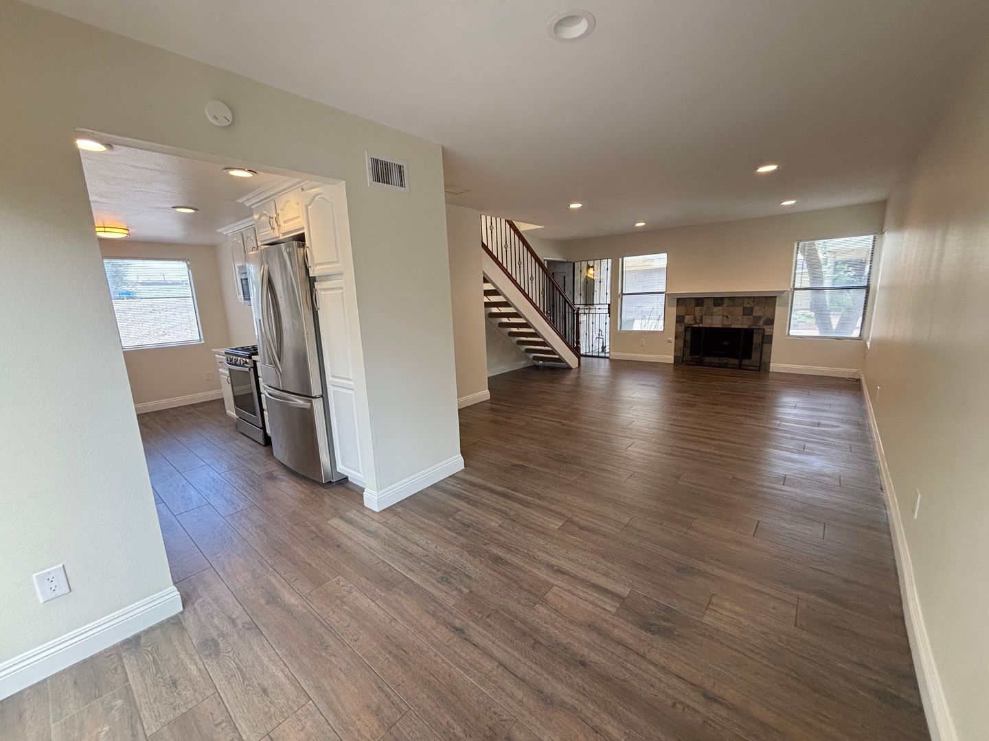Orange House: 3310 E Collins Ave #1