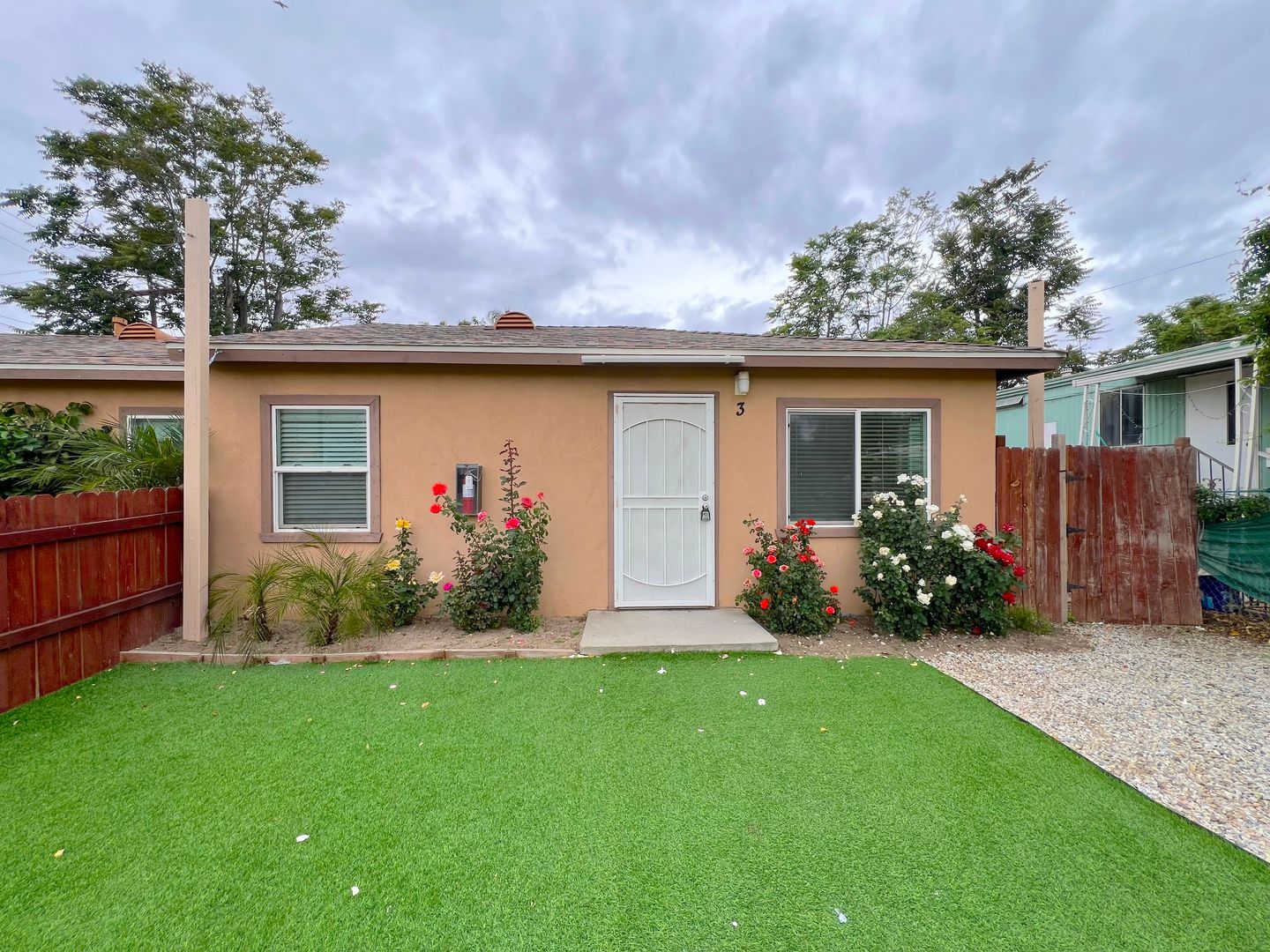 Riverside Apartment: 3587 Wallace St.