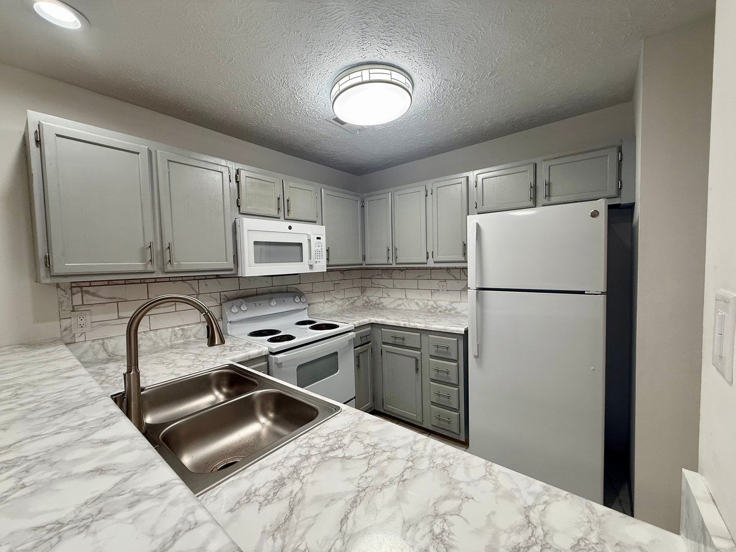 Fayetteville House: 1882 Tryon Dr UNIT 4
