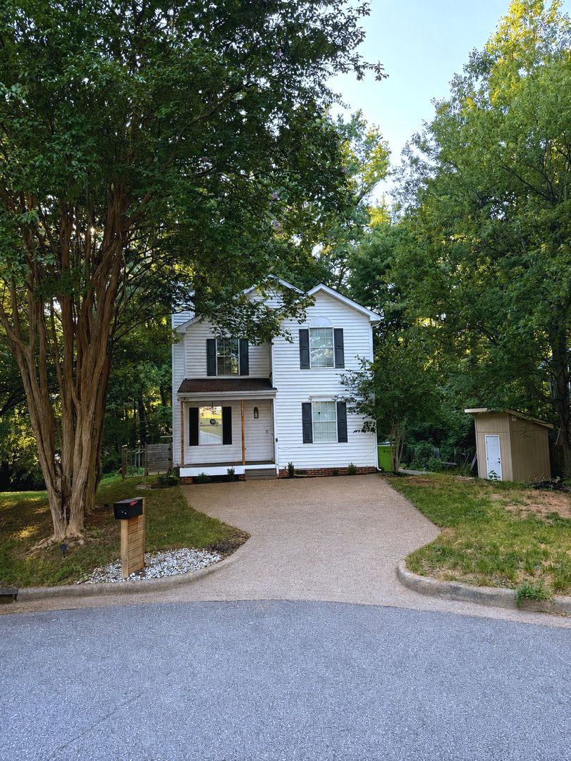 Raleigh House: 5716 Bashford Crest Ln
