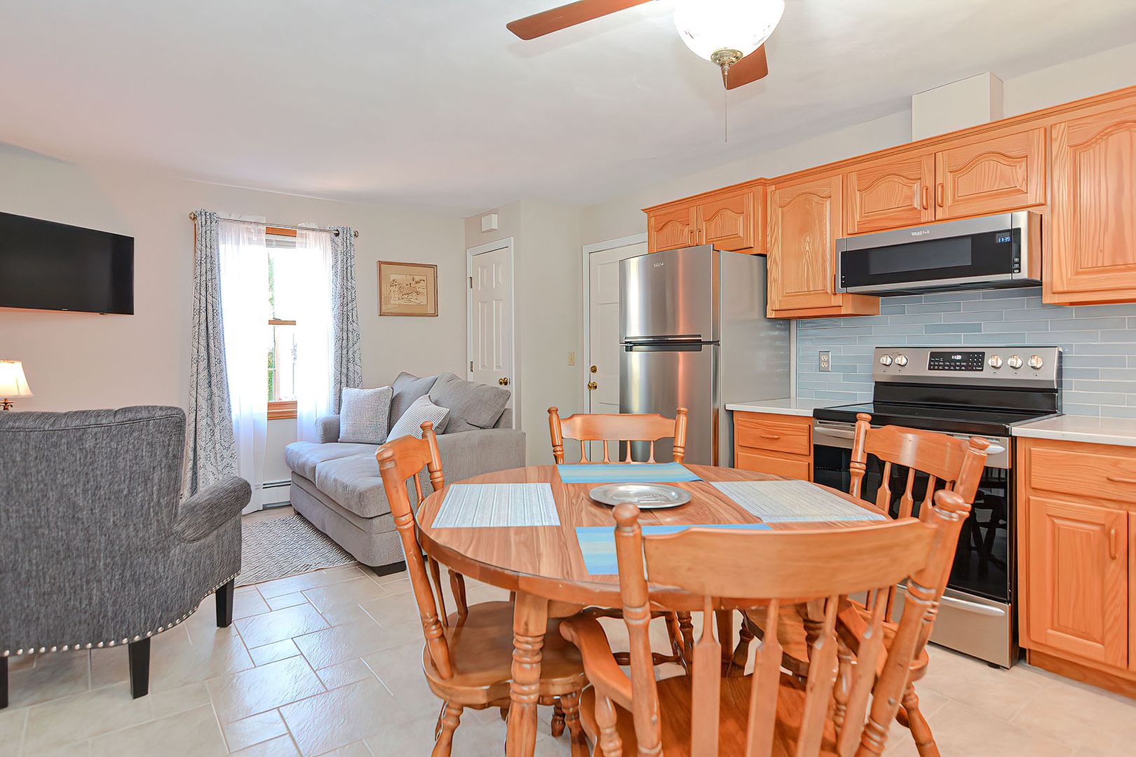 Rockport House: 2 Mary Helen Way
