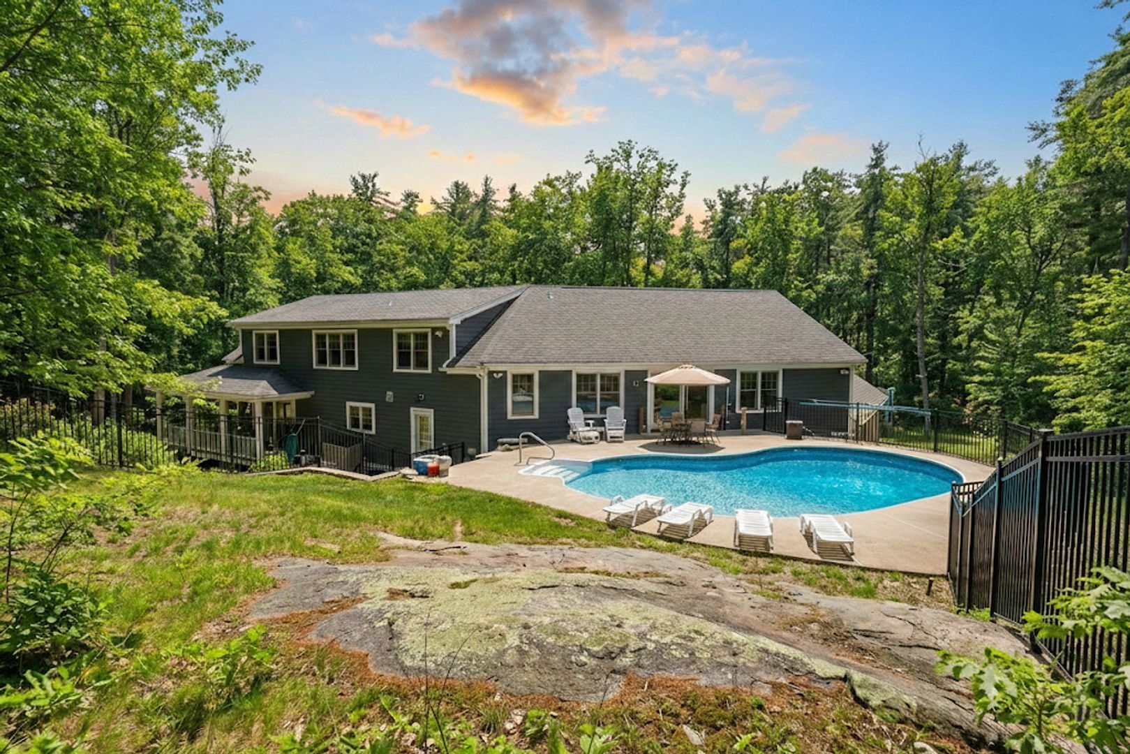 Gloucester Apartment: 18 Keystone Road