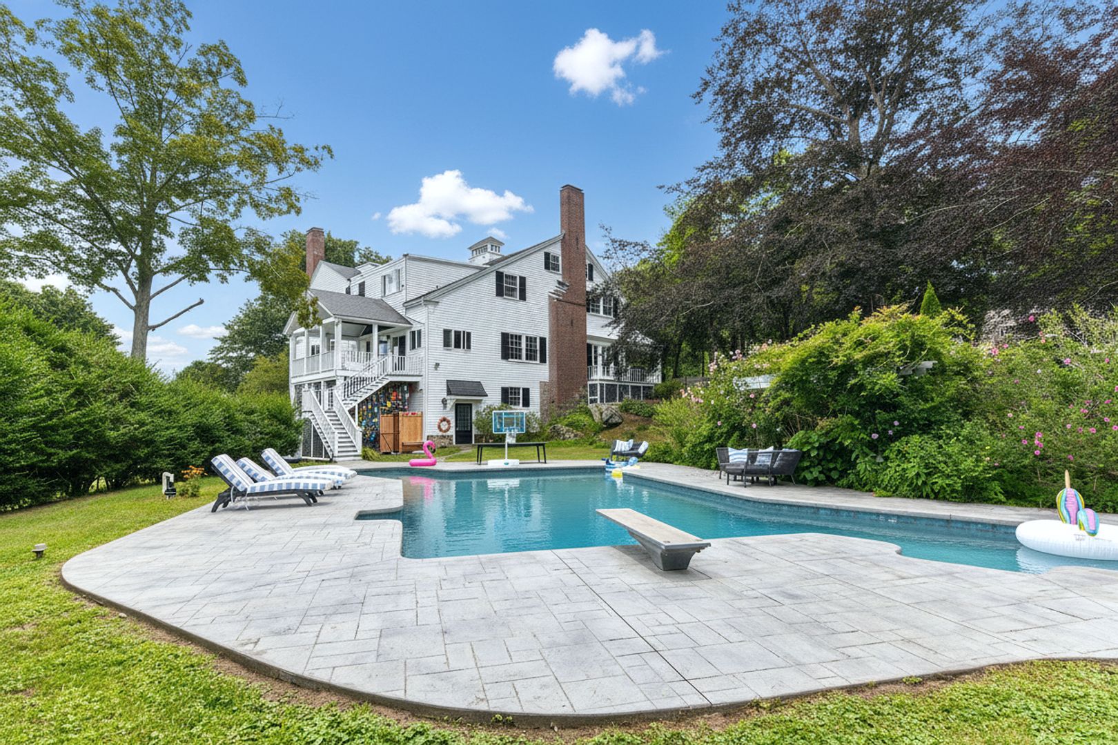 Manchester-by-the-Sea House: 135 Bridge Street