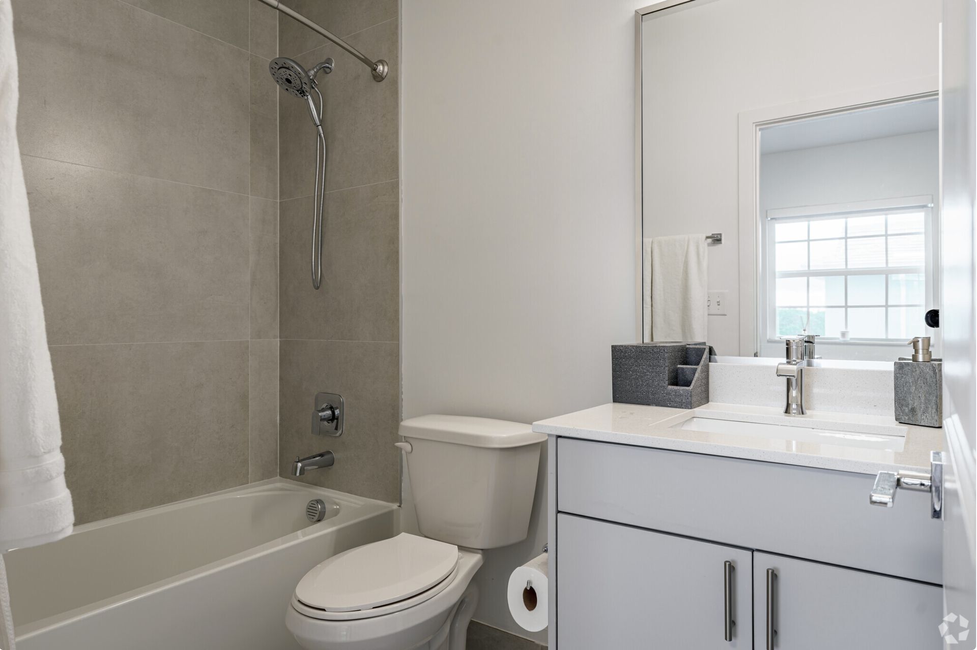 Aviara On The Ave 6 of 12