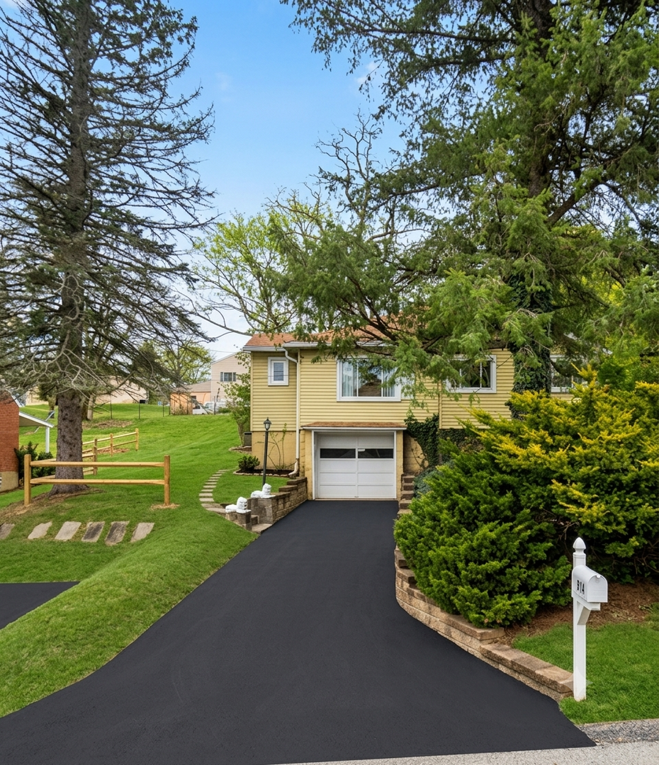 Monroeville House: 217 Rosecrest Dr