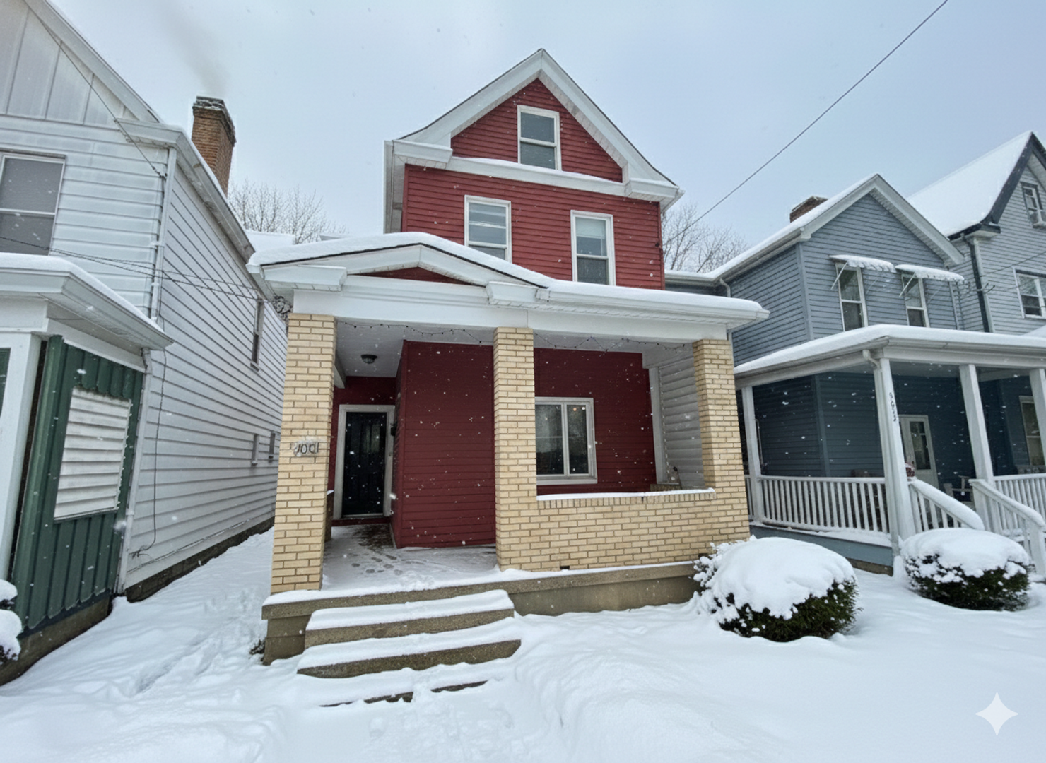 Munhall House: 706 E 17th Ave