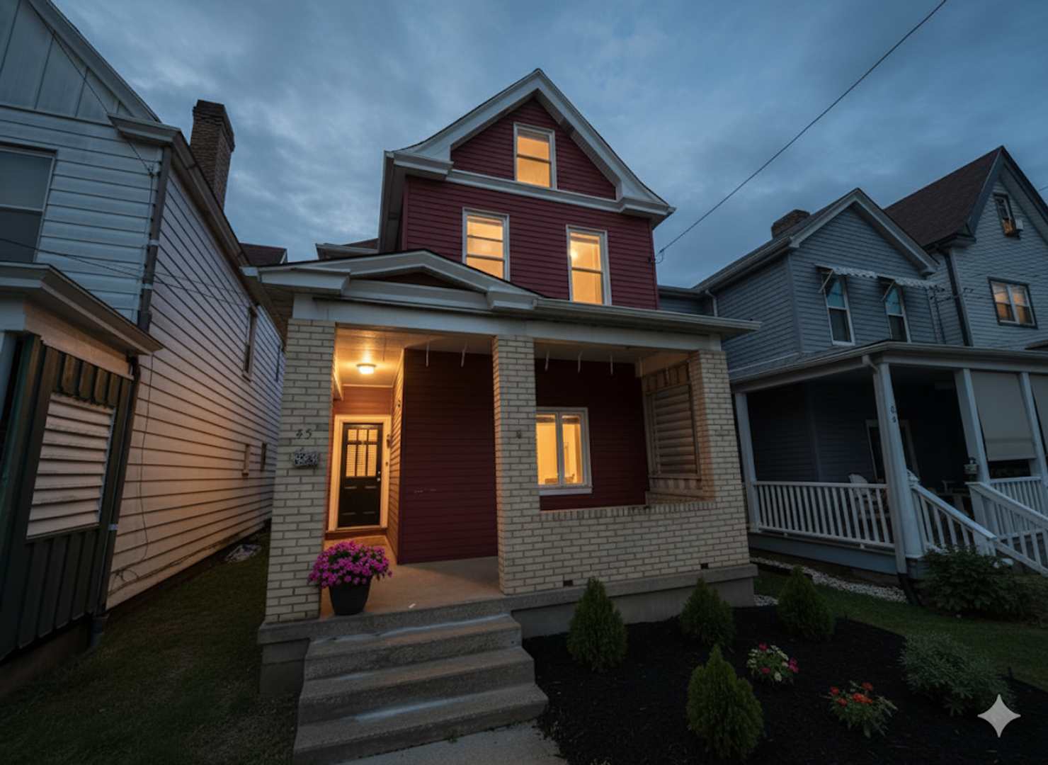 Munhall House: 706 E 17th Ave