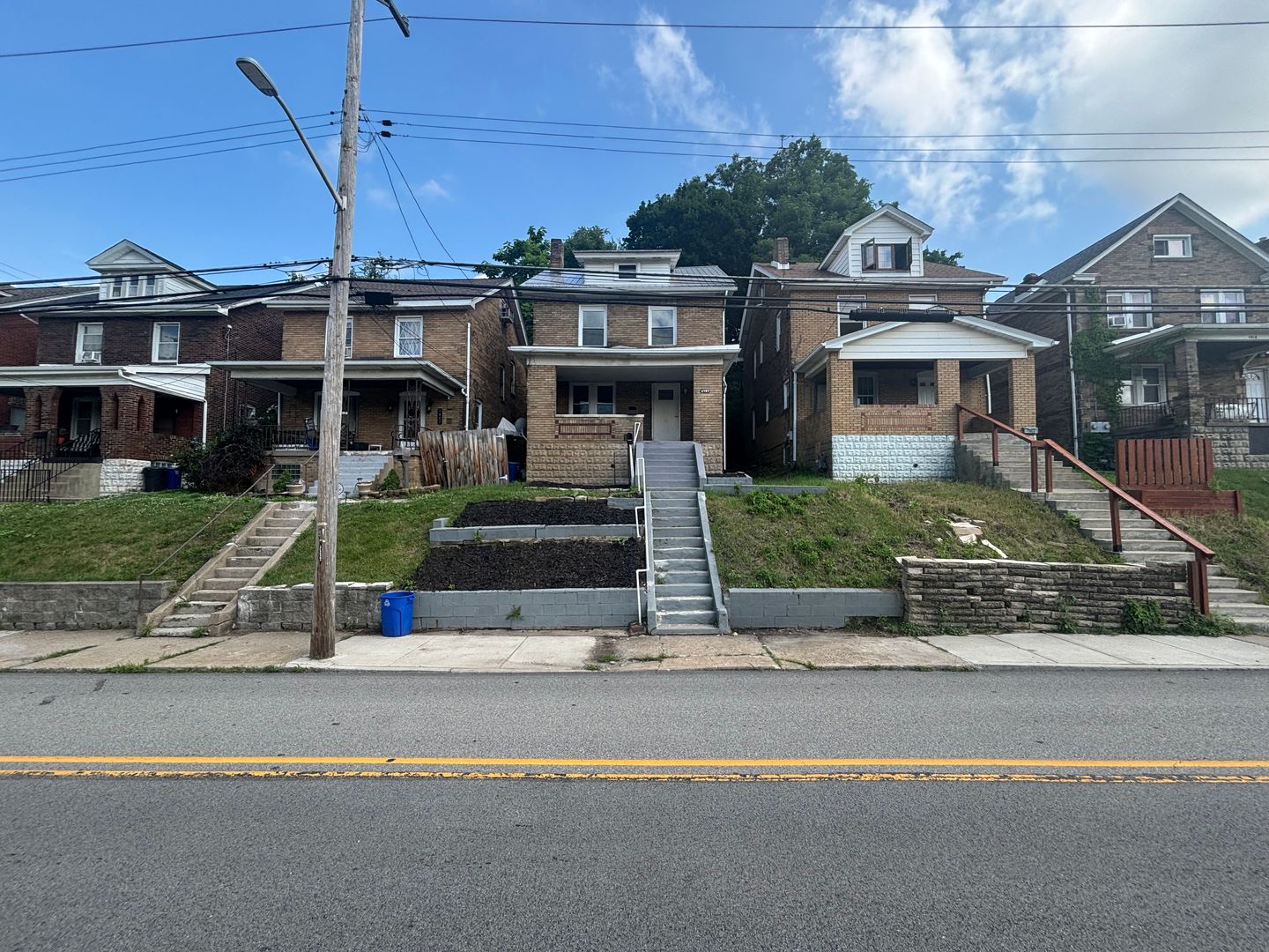 Pittsburgh House: 1409 Brookline Blvd