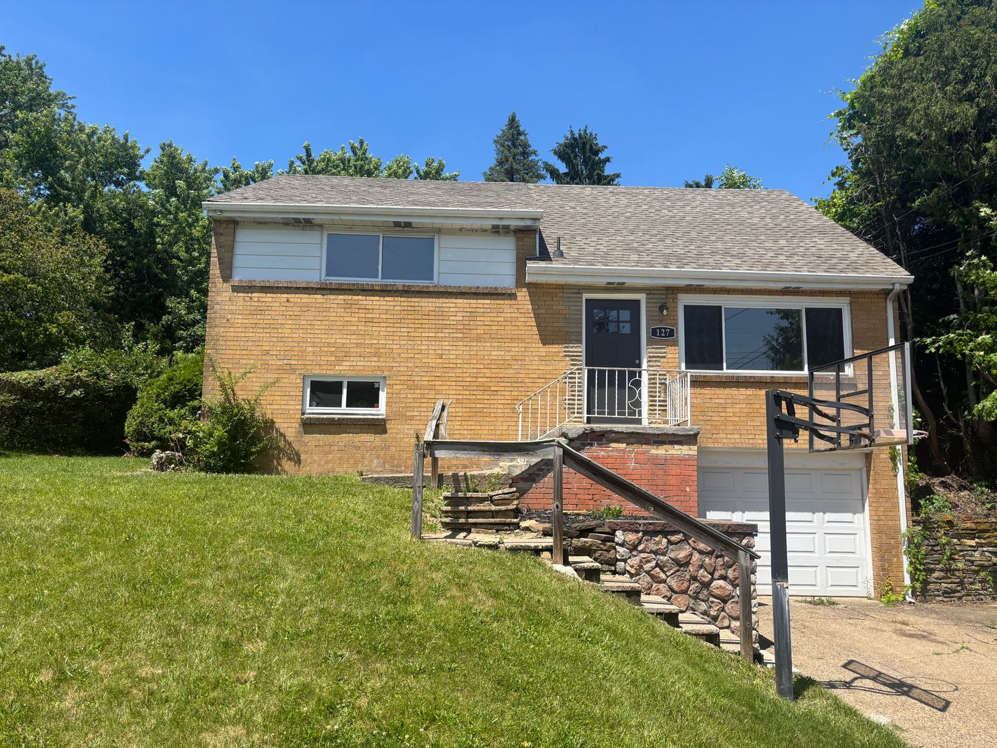 Pittsburgh House: 127 St Croix Dr