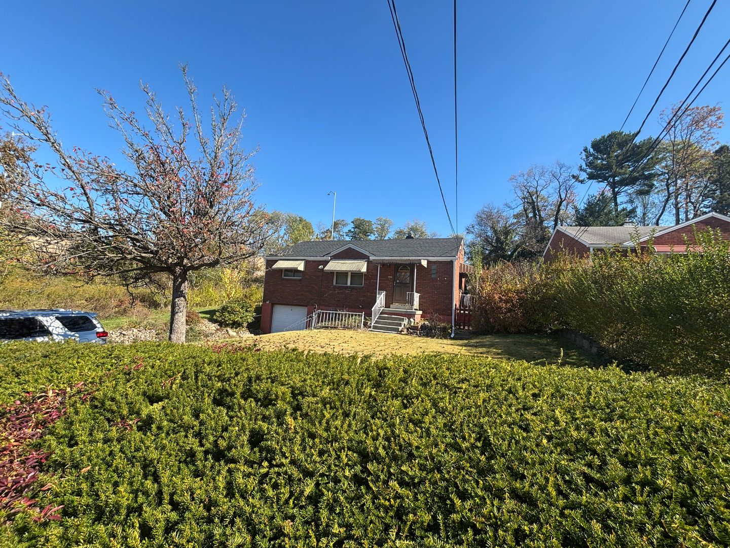 Monroeville House: 214 McMasters Dr