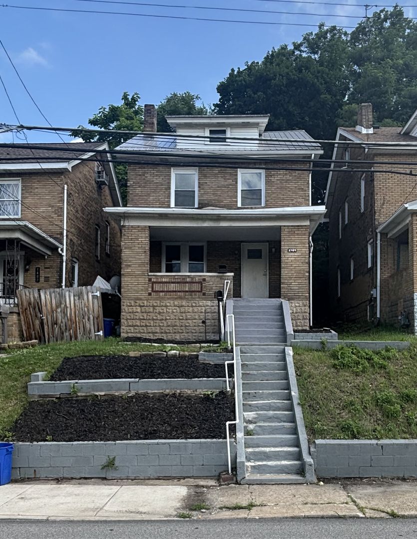 Pittsburgh House: 1409 Brookline Blvd