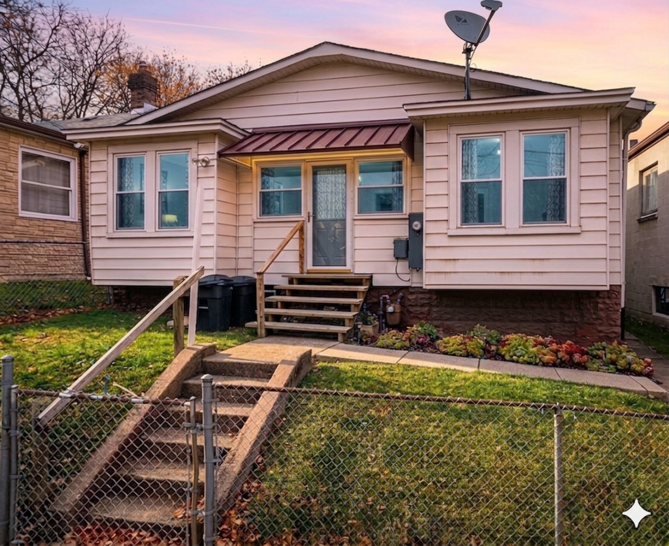 Homestead House: 130 Whitaker St