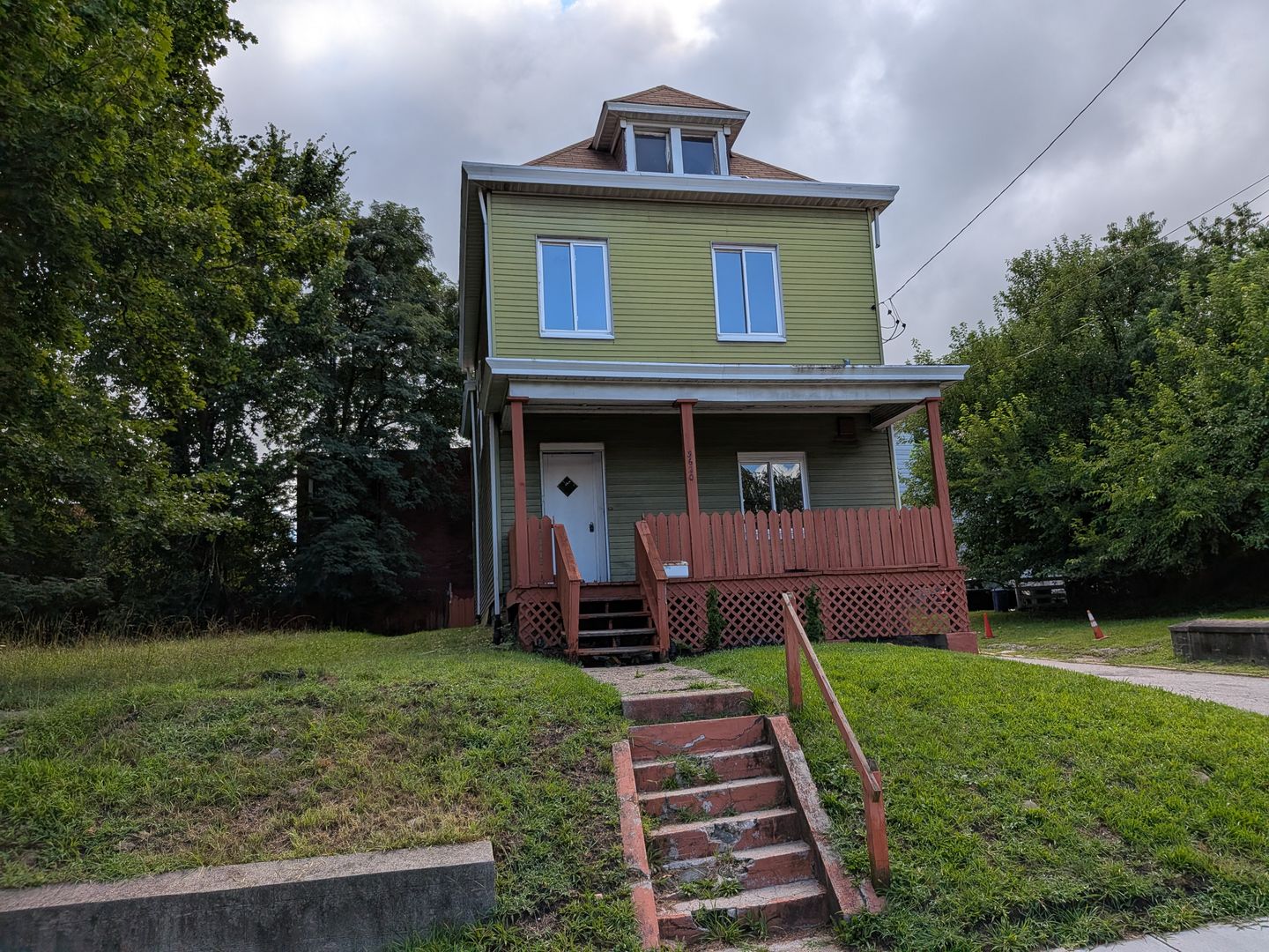 Pittsburgh House: 3620 Grenada St
