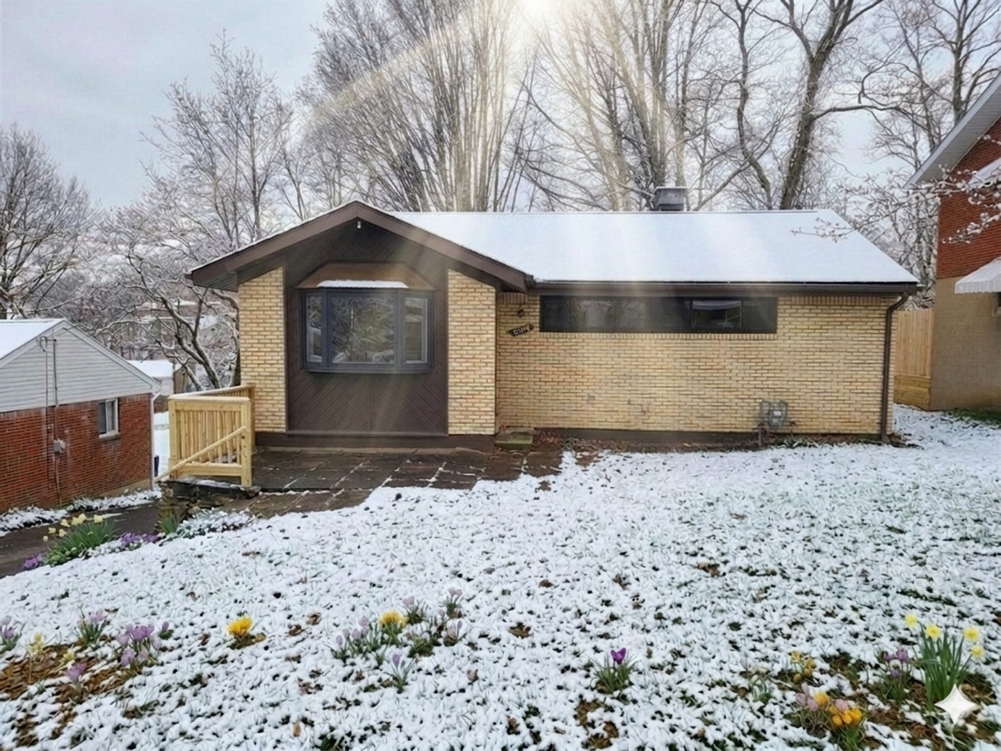 Pittsburgh House: 207 Kingston Dr